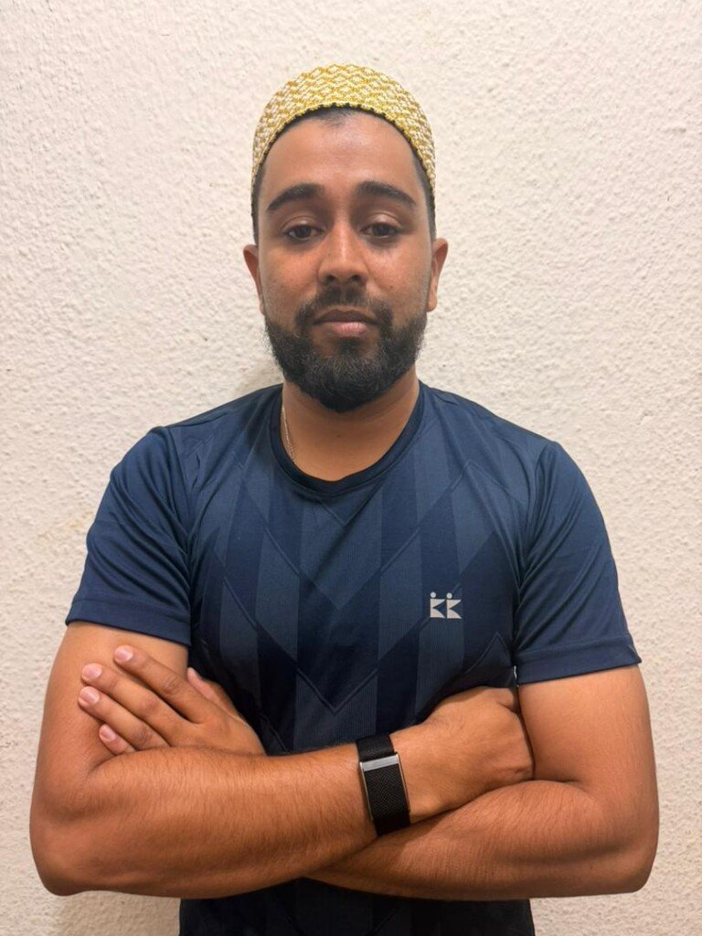 Al-Aqmar Shakir Gomberawalla (C)